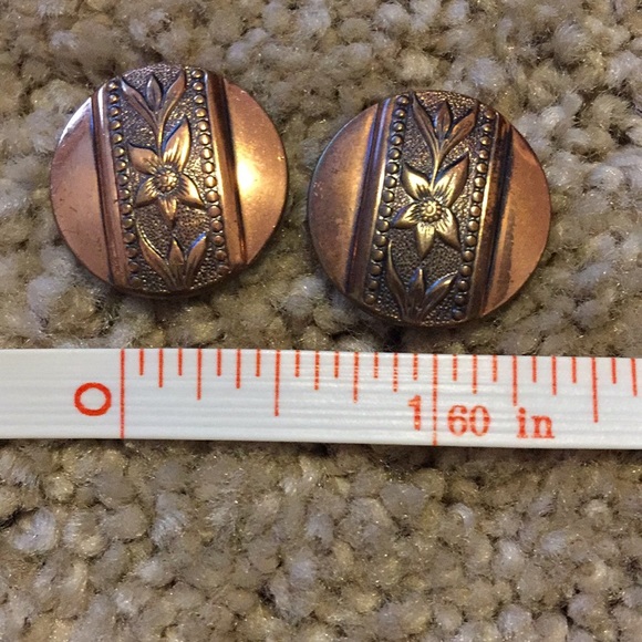 Vintage copper button earrings - Picture 2 of 4